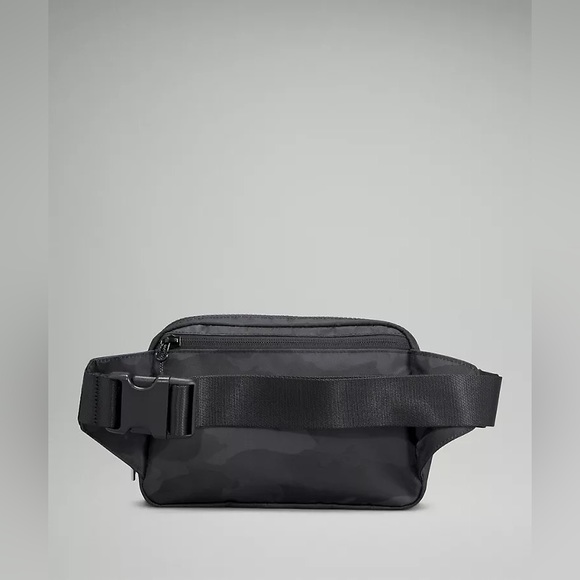 NWT Lululemon Camo Everywhere Belt Bag Large - Picture 2 of 6